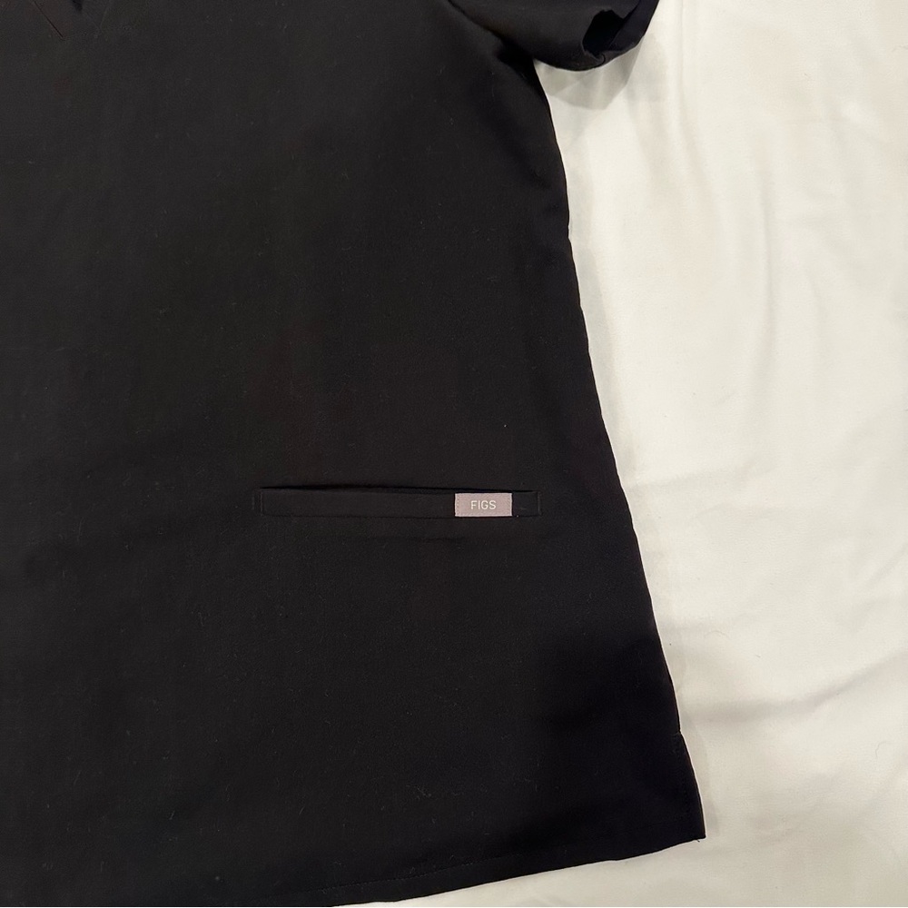 Figs Casma Three-Pocket Scrub Top - Picture 2 of 3